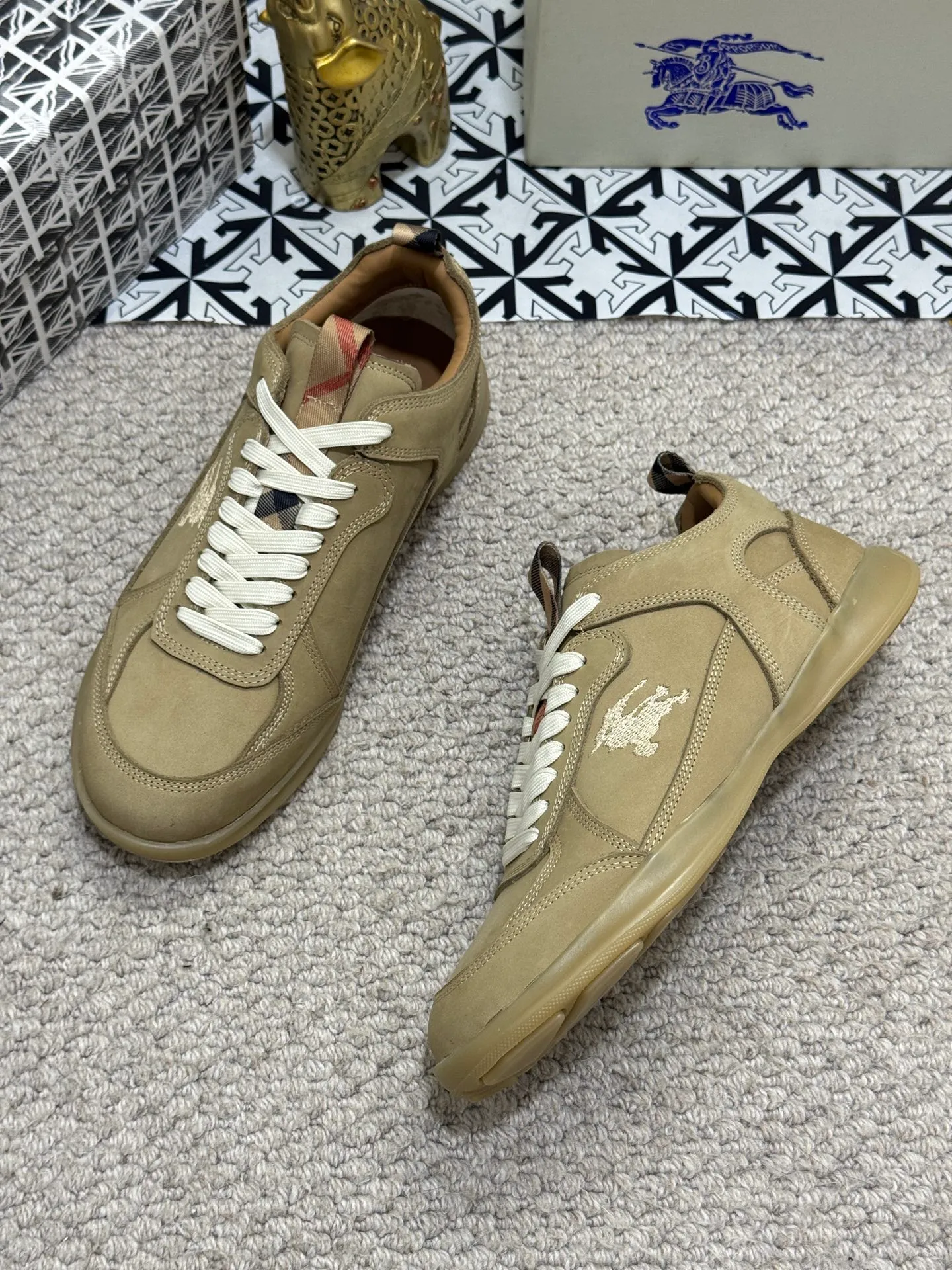 Men's shoes 💰420 [New style] 🐝🐝 [BURBERRY] Burberry - high-end quality original order 🔍🔍🔍 Upper: imported 🔝 calfskin, brand knitted pattern, tongue brand cloth label, lining: sheepskin lining, - outsole: rubber; two-color molded outsole, ultra-high quality control·fine workmanship: highlighted (high-end·luxury·grade) Size :38-44 (45 customized